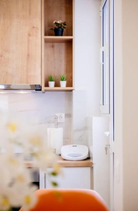 Brand New Apartment Nearby Metro Афины Экстерьер фото